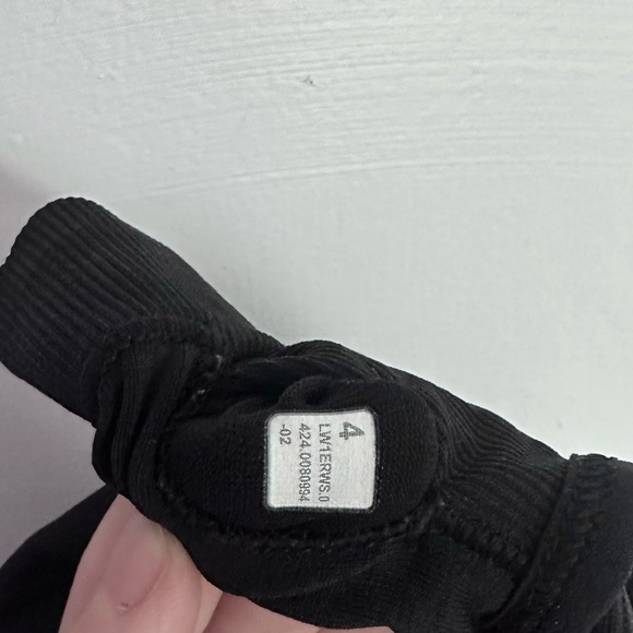 BLACK Lululemon — Ebb to Street Scoop-Neck Cropped Tank Top - Picture 4 of 5